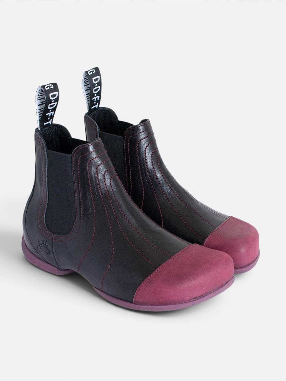John Fluevog EDITH
CHELSEA BOOT with stitching sz 7 new in box